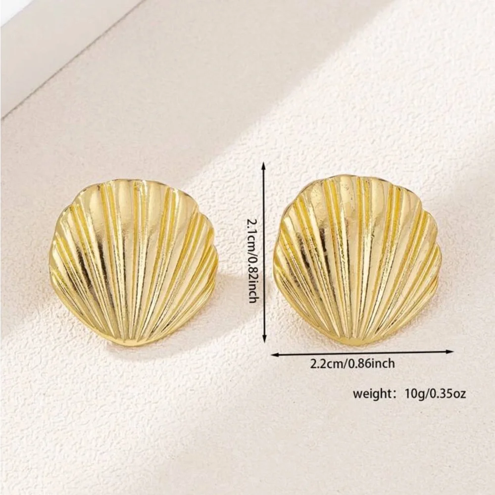 Gold Shell Earrings
